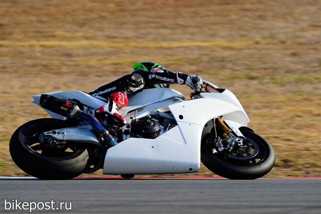 Юджин Лаверти испытал мотоцикл Aprilia RSV4