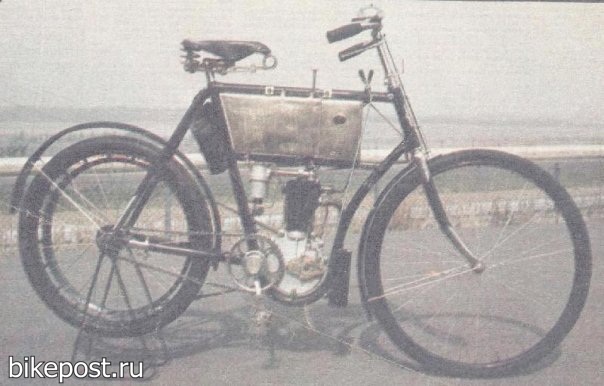 Старинный мотоцикл «Россия»
