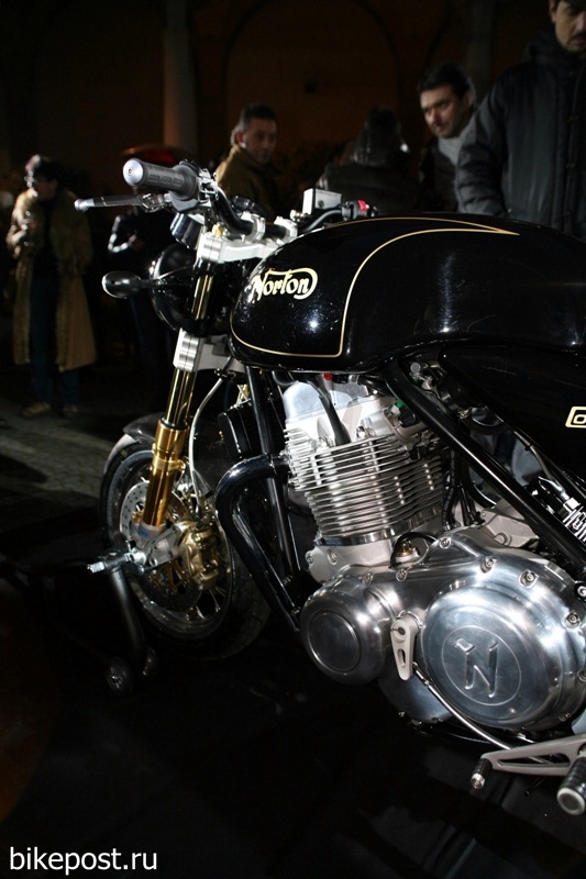 Мотоциклы Norton Commando 961 + People