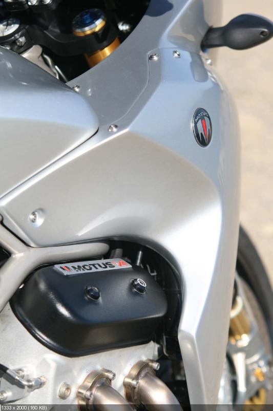 Новые мотоциклы Motus MST и Motus MST-R 2013