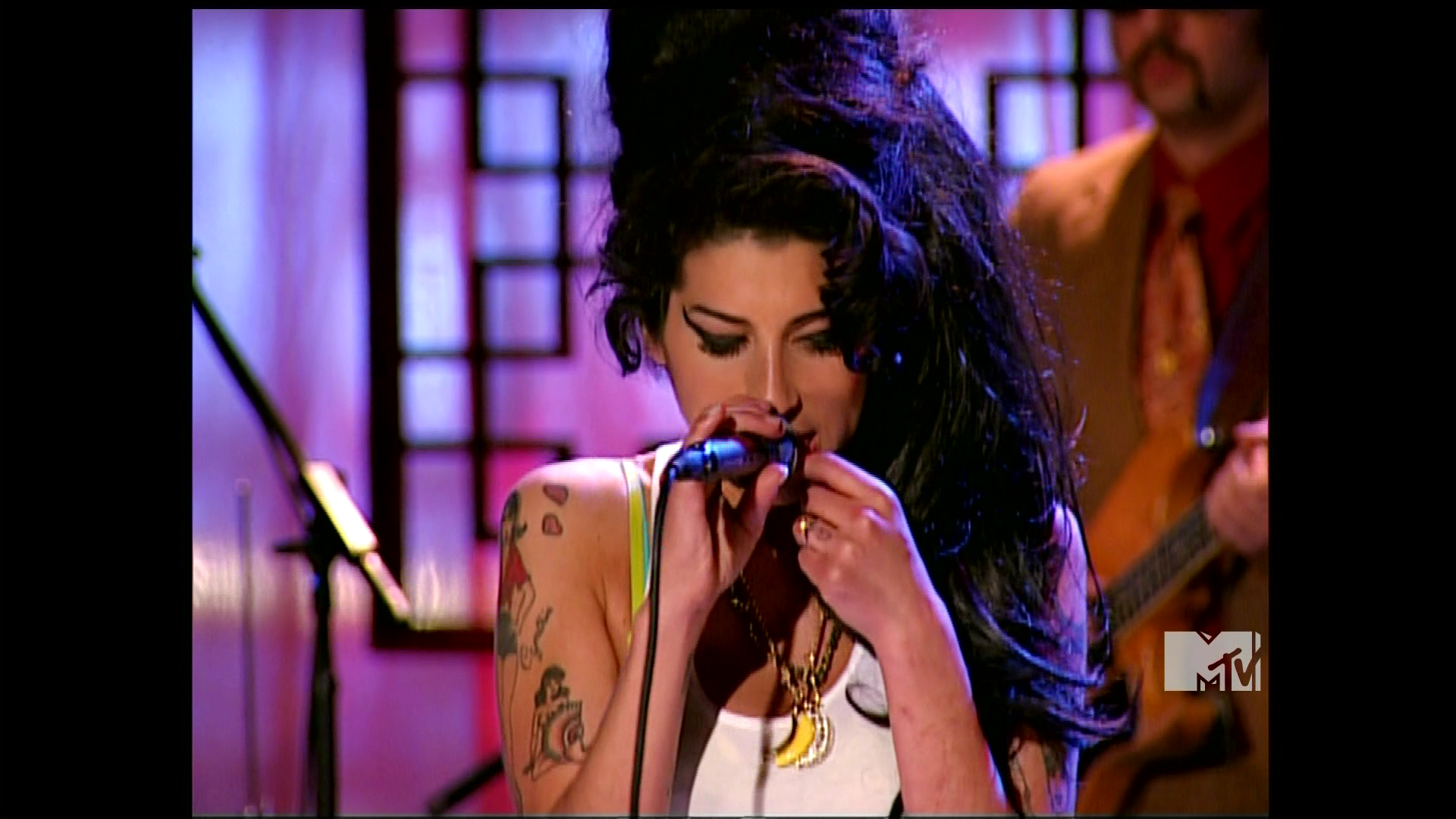 2007 Amy Winehouse - 45th At Night Concert [HDTV 1080i] 0